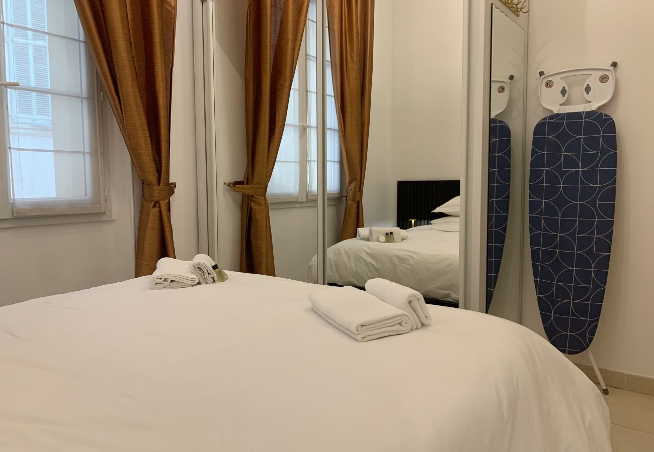 Apartment in Cannes - A DEUX PAS DE LA CROISETTE 12 Mace/AZA12/2P