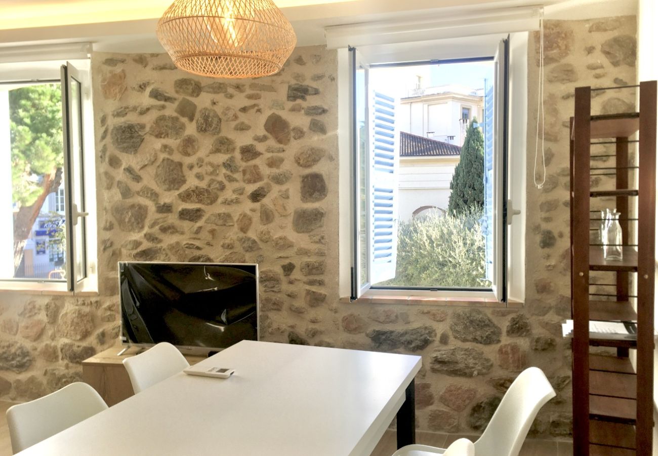 Apartment in Cannes - Suquet 3 pièces  /MAS1414