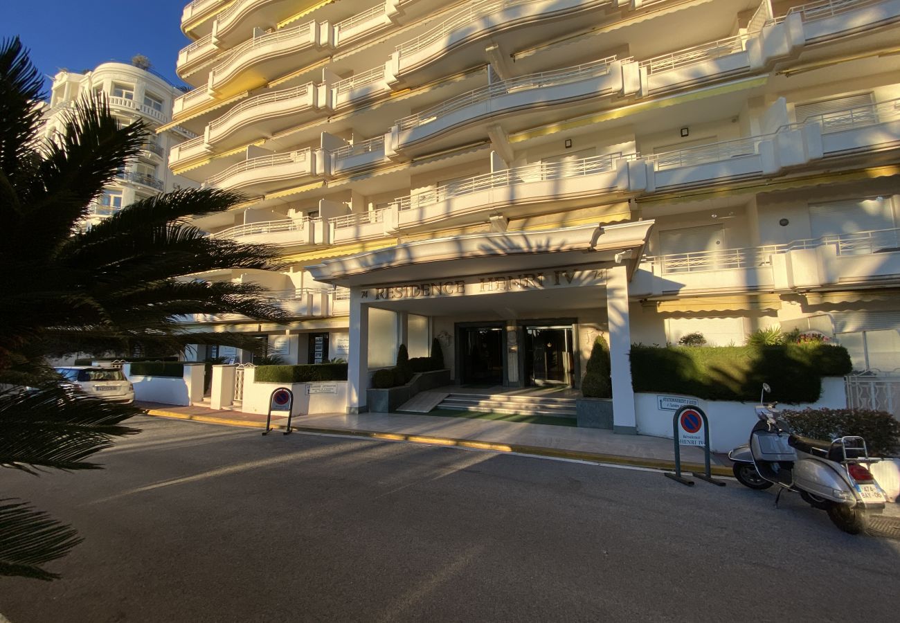 Apartment in Cannes - Appartement immeuble sur Croisette/ MES1112