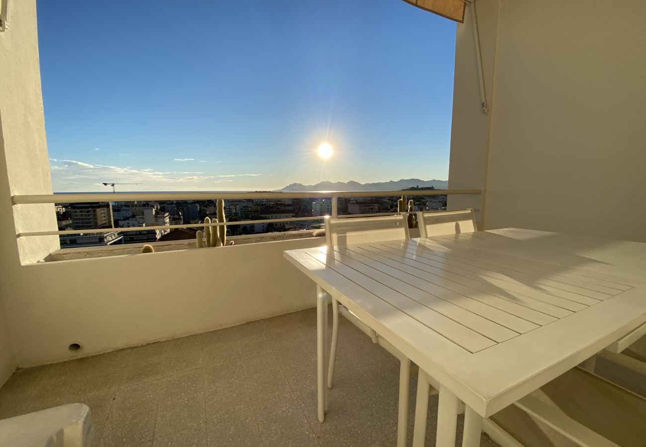 Apartment in Cannes - FON5581 / 2 pieces Terrasse Vue Mer/ GALLIA