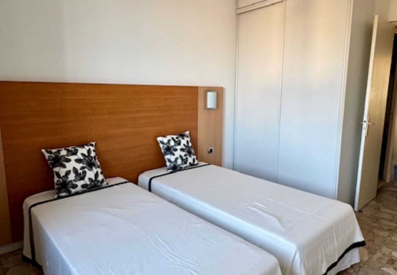 Apartment in Cannes - FON5581 / 2 pieces Terrasse Vue Mer/ GALLIA