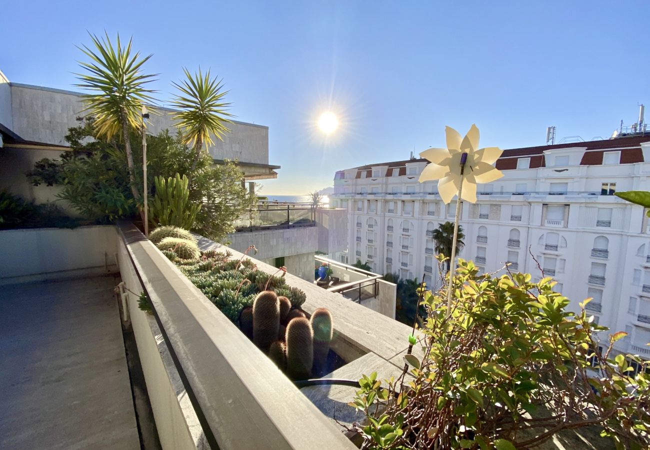 Apartment in Cannes - MAN528 2 pièces terrasse vue mer