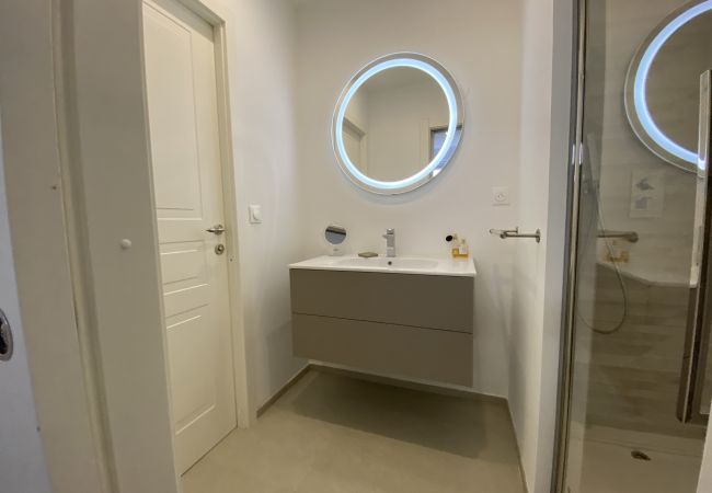 Apartment in Cannes - Grand appartement élégant / ANT1308 / 3c