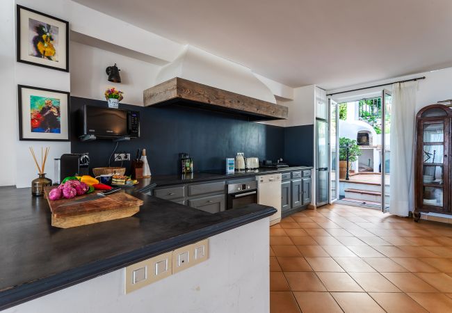 Villa in Eze - VILLA LUNA VI4339 By Riviera Holiday Homes Villa in Eze - VILLA LUNA VI4339 By Riviera Holiday Homes