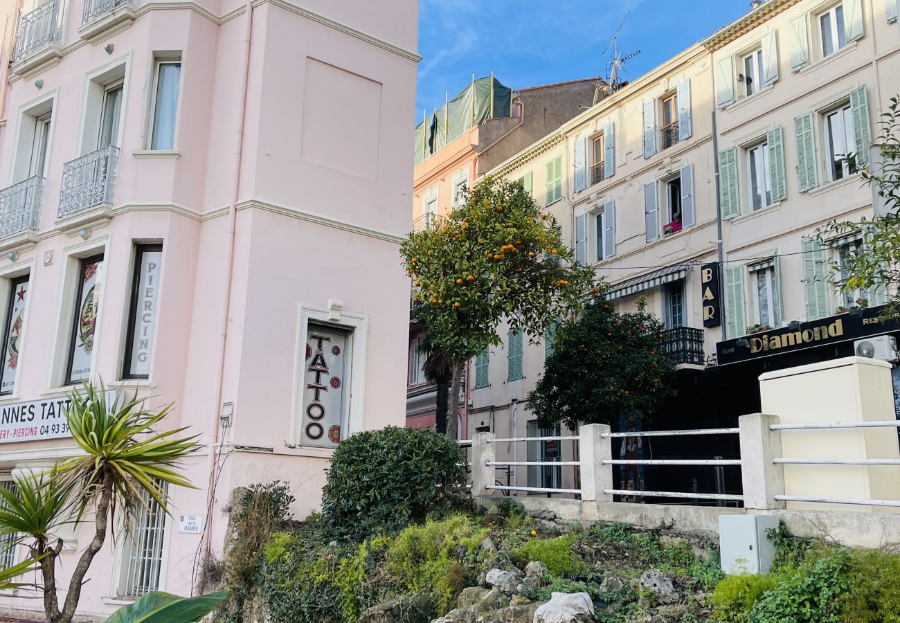 Apartment in Cannes - Port duplex / Atypique 3 pièces