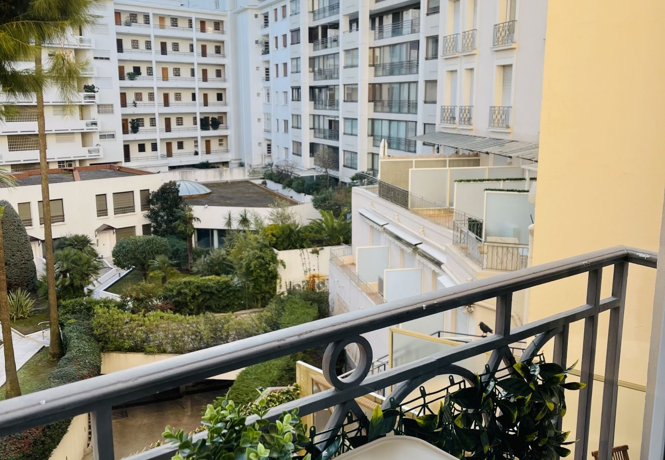 Studio in Cannes - ROH234 / Studio PALAIS MIRAMAR