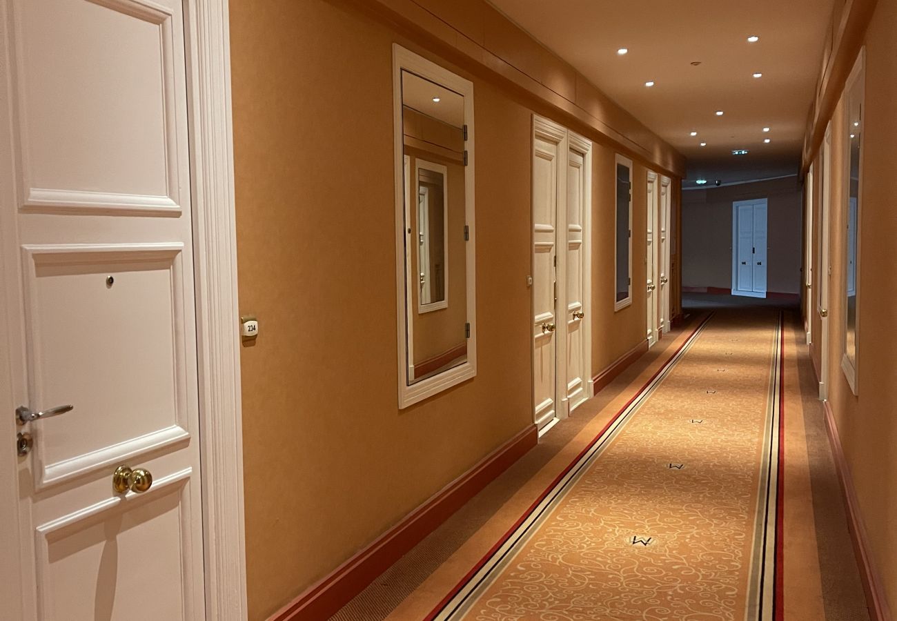 Studio in Cannes - ROH234 / Studio PALAIS MIRAMAR
