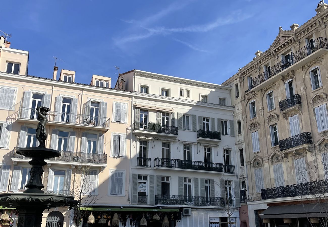 Apartment in Cannes - croisette appartement 3 chambres / The Six