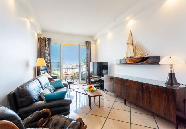 Apartment in Nice - LE FRANCE AP4350 By Riviera Holiday Homes Apartment in Nice - LE FRANCE AP4350 By Riviera Holiday Homes