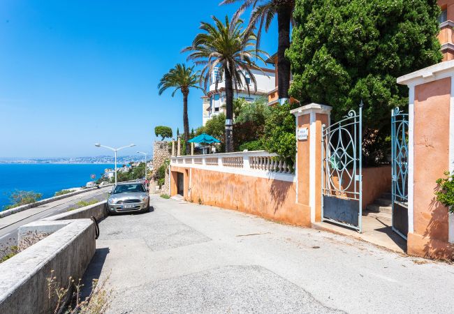 Villa in Nice - VILLA REVE D'AZUR VI4353 bY Riviera Holiday Homes Villa in Nice - VILLA REVE D'AZUR VI4353 bY Riviera Holiday Homes