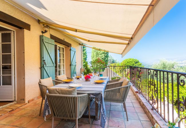 Villa in Grasse - MAS DES  LAURIERS VI4370 By Riviera Holiday Homes Villa in Grasse - MAS DES  LAURIERS VI4370 By Riviera Holiday Homes