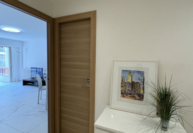Apartment in Cannes - PHIL / Grand deux chambres terrasse 200m plage Apartment in Cannes - PHIL / Grand deux chambres terrasse 200m plage