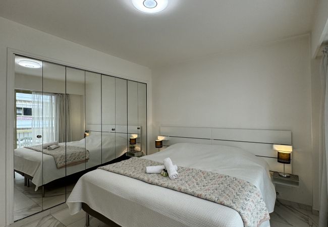 Apartment in Cannes - PHIL / Grand deux chambres terrasse 200m plage Apartment in Cannes - PHIL / Grand deux chambres terrasse 200m plage