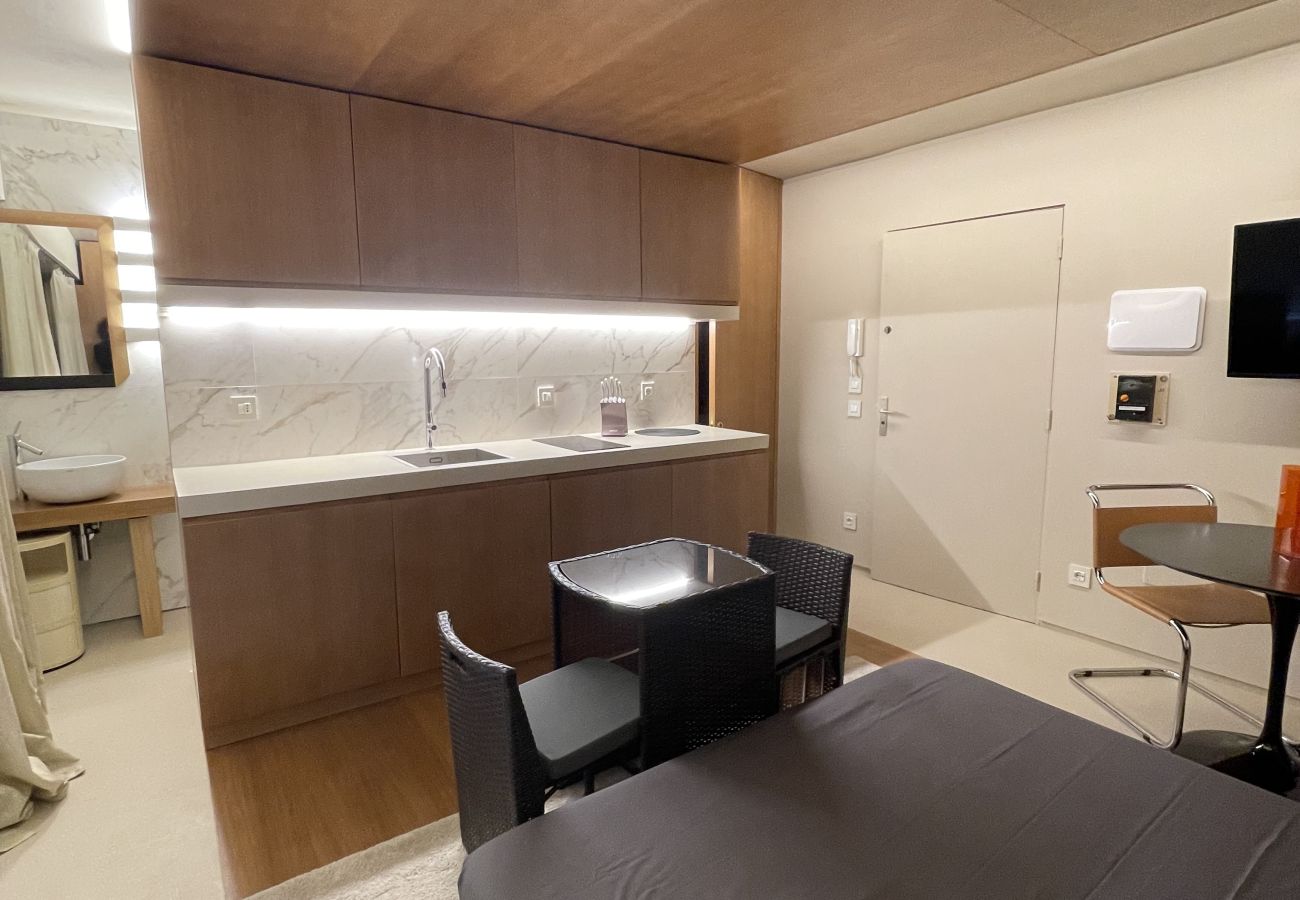 Studio in Cannes - SAN891 / Studio design 