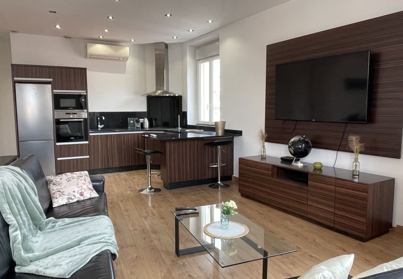 Apartment in Cannes - COUH / Confortable pied à terre proche Croisette 