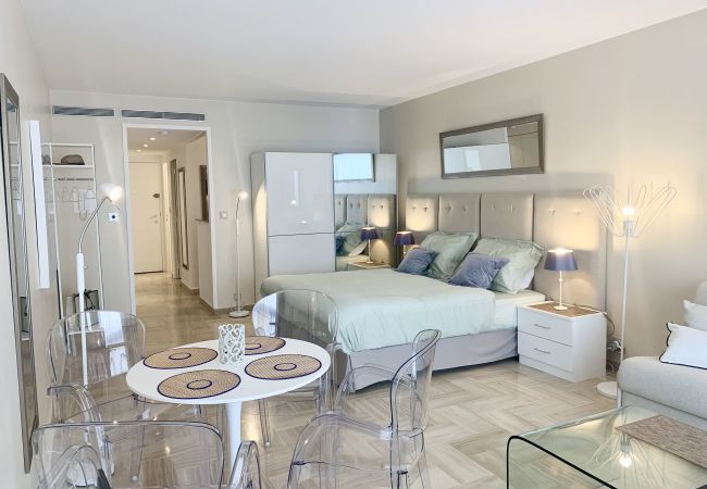  in Cannes - KIR1271 / De luxe studio centre plages