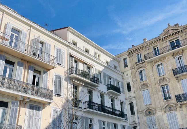 Apartment in Cannes - villa Carmela / charmante suite vue mer Apartment in Cannes - villa Carmela / charmante suite vue mer