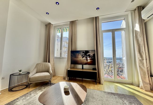 Apartment in Cannes - villa Carmela / charmante suite vue mer Apartment in Cannes - villa Carmela / charmante suite vue mer