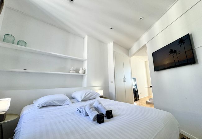 Apartment in Cannes - villa Carmela / charmante suite vue mer Apartment in Cannes - villa Carmela / charmante suite vue mer