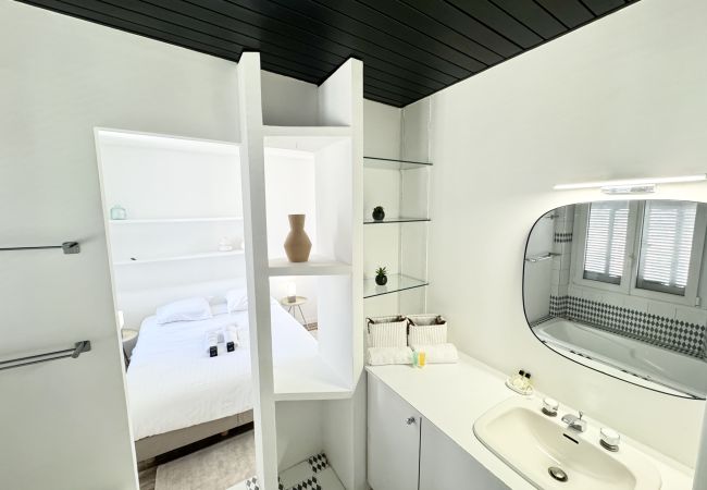 Apartment in Cannes - villa Carmela / charmante suite vue mer Apartment in Cannes - villa Carmela / charmante suite vue mer