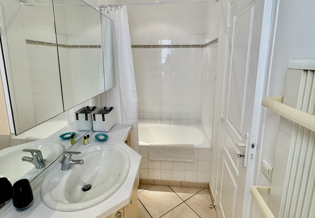 Apartment in Cannes - LALA57