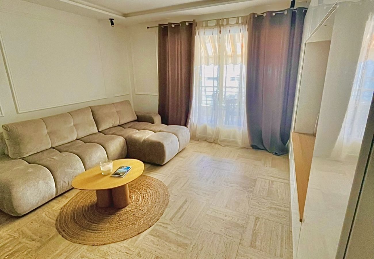 Apartment in Cannes - 2 pièces terrasse proche mer / Les Mouettes