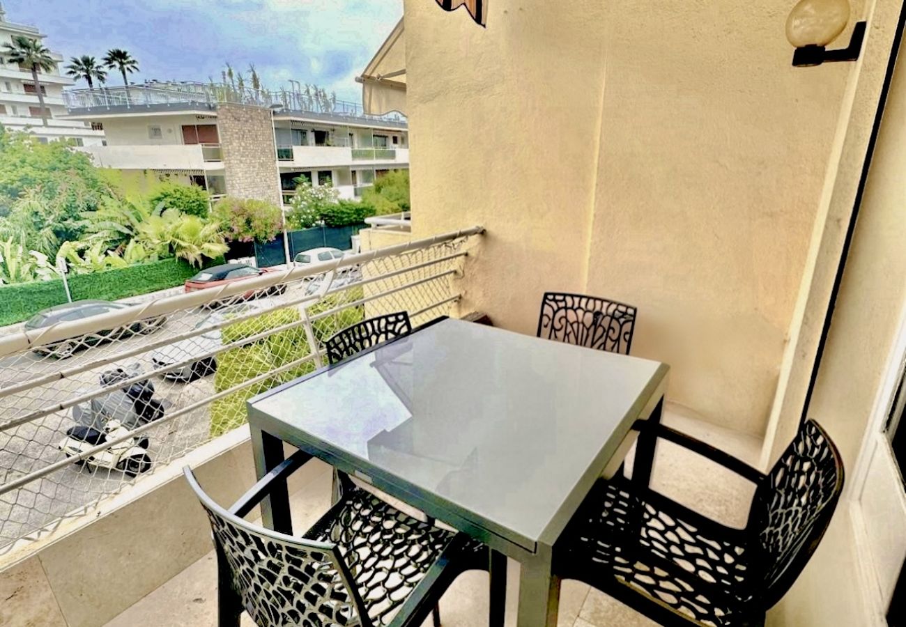 Apartment in Cannes - 2 pièces terrasse proche mer / Les Mouettes