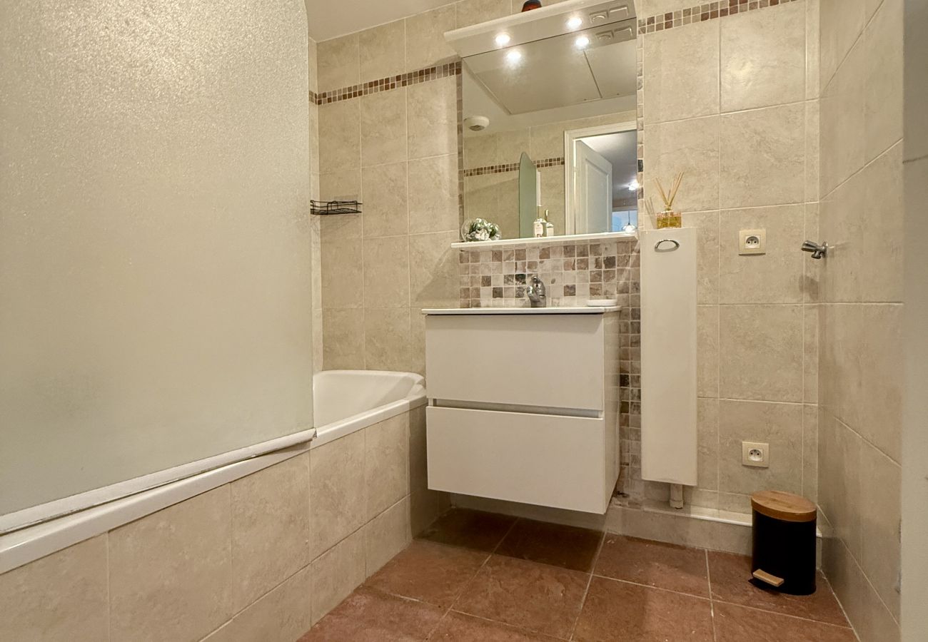 Apartment in Cannes-la-Bocca - DAPHNE