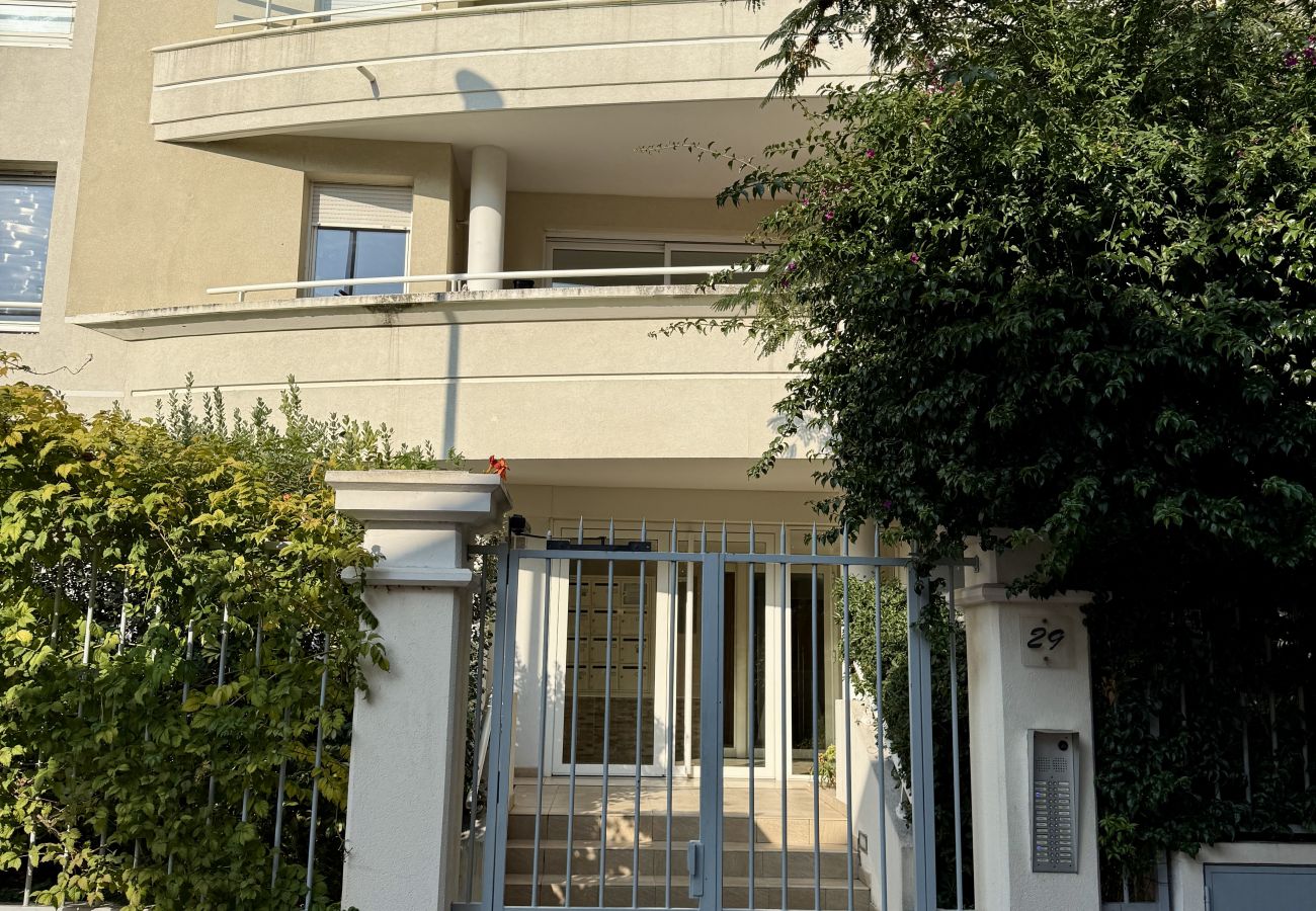 Apartment in Cannes-la-Bocca - DAPHNE