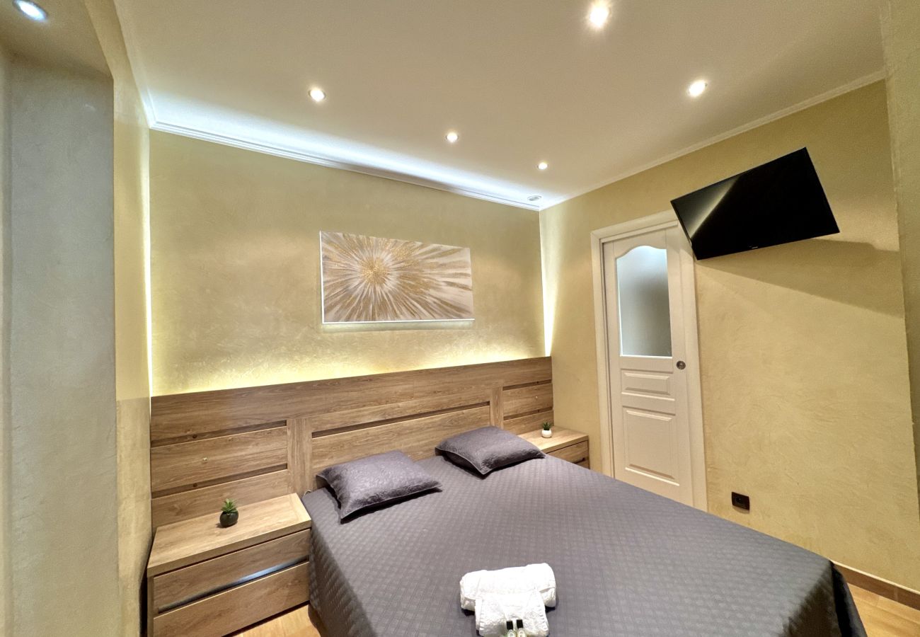 Apartment in Cannes - MEY41 / Meynadier