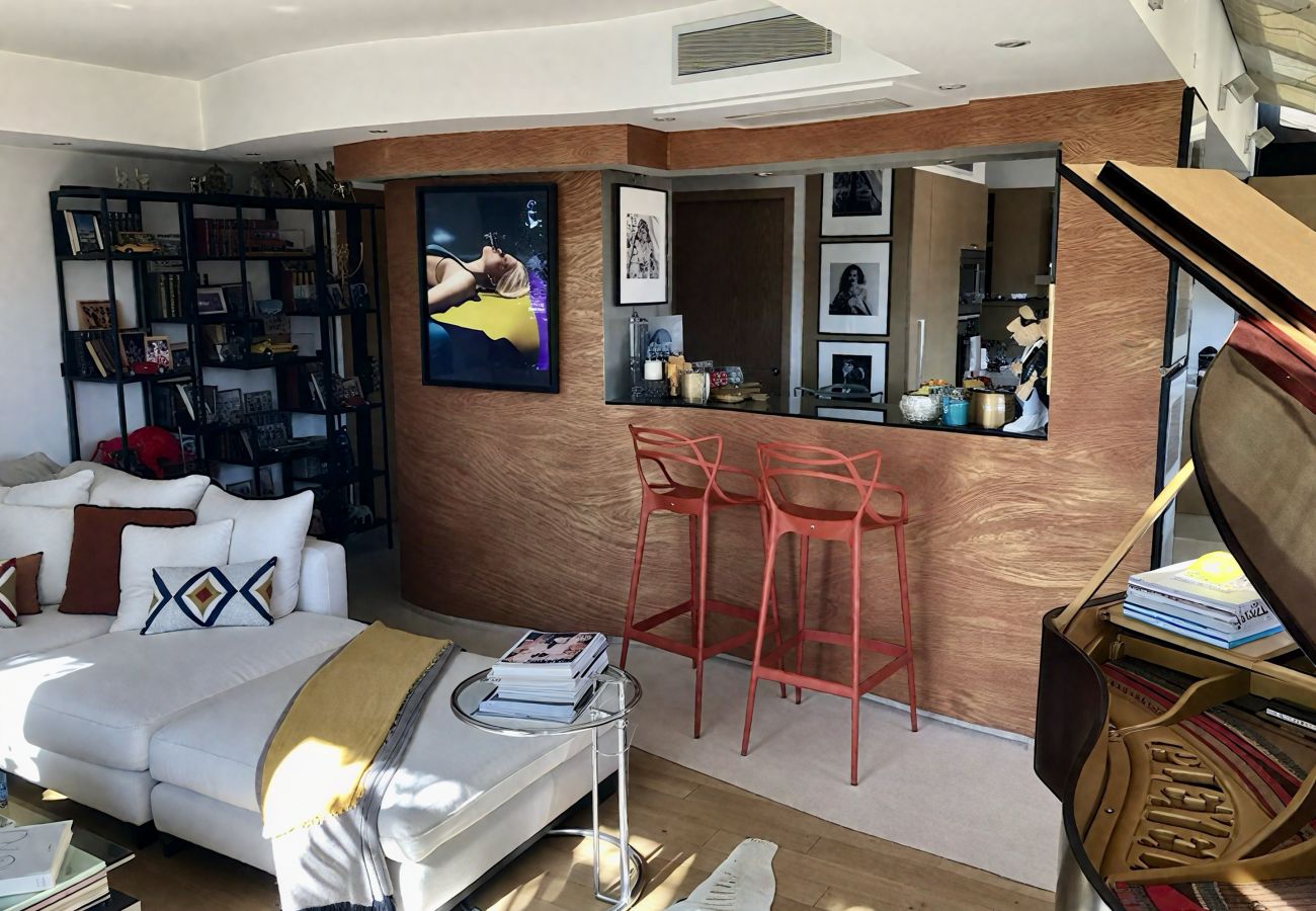 Apartment in Cannes - Gray d'Albion Penthouse, rooftop 30m2 & Jacuzzi