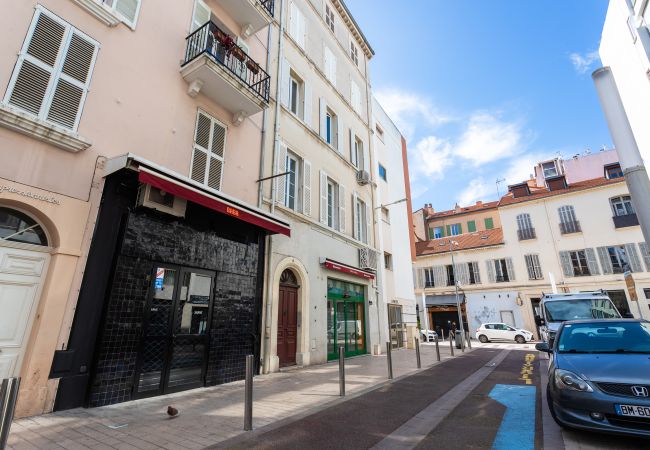 Appartement à Cannes - Chaleureux logement avec belle terrasse / LAT1103