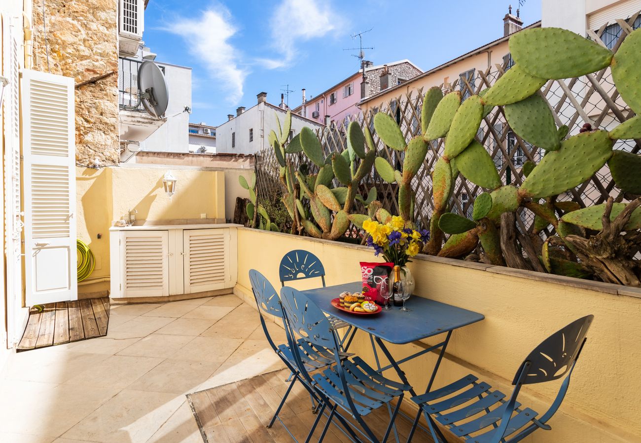 Appartement à Cannes - Chaleureux logement avec belle terrasse / LAT1103