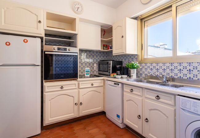 Appartement à Cannes - DEB5515 / Confortable 3 pièces a 100m de la plage Appartement à Cannes - DEB5515 / Confortable 3 pièces a 100m de la plage