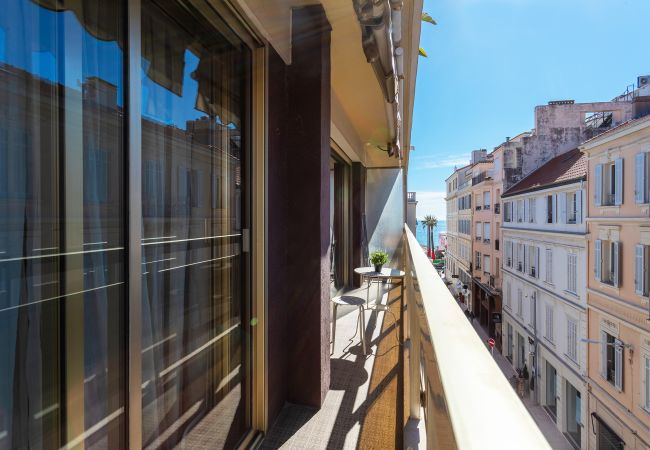 Appartement à Cannes - DEB5515 / Confortable 3 pièces a 100m de la plage Appartement à Cannes - DEB5515 / Confortable 3 pièces a 100m de la plage