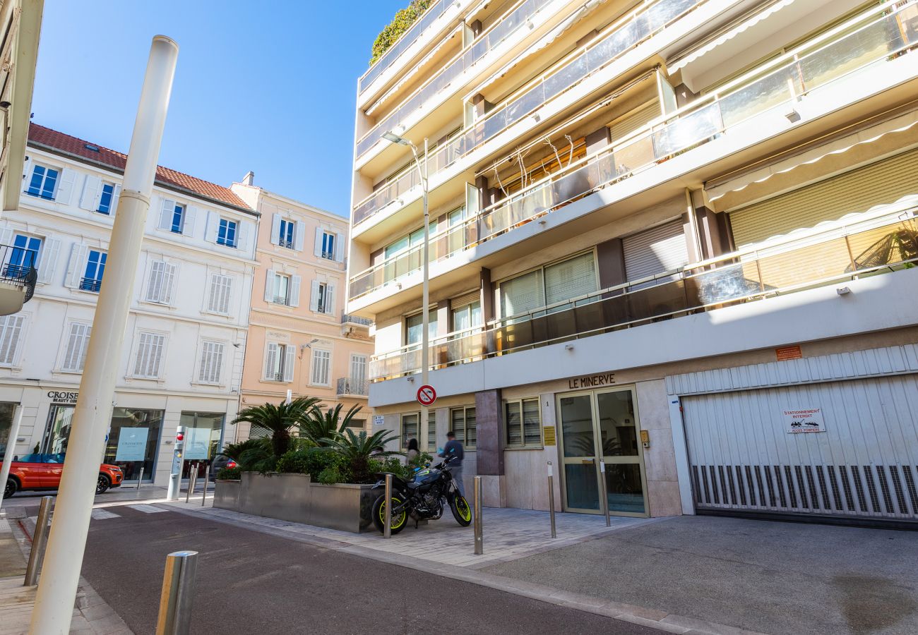 Appartement à Cannes - Confortable 3 pièces a 100m de la plage / DEB5515