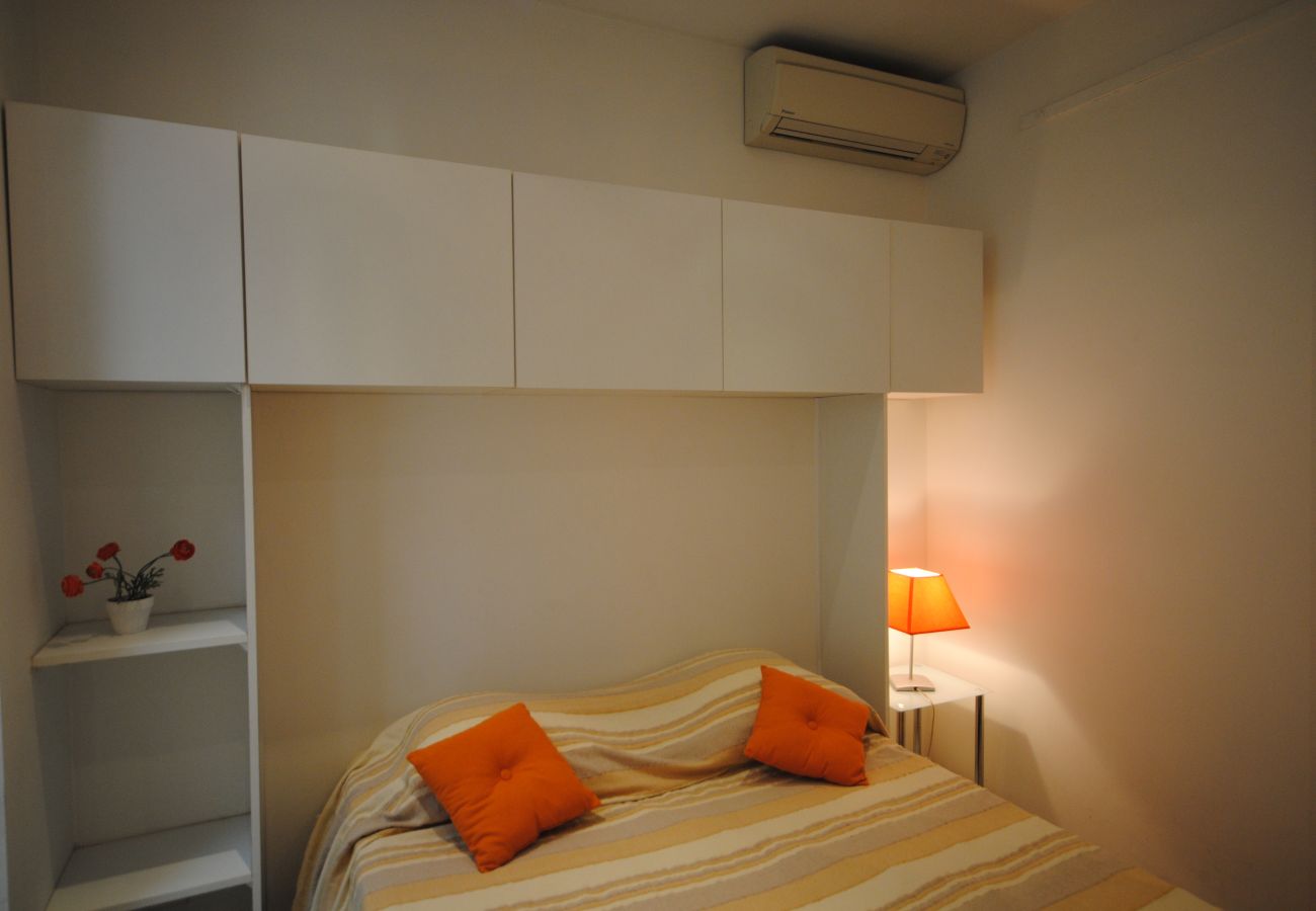 Appartement à Cannes - GIB262 /  Charmant logement situé Place Gambetta 
