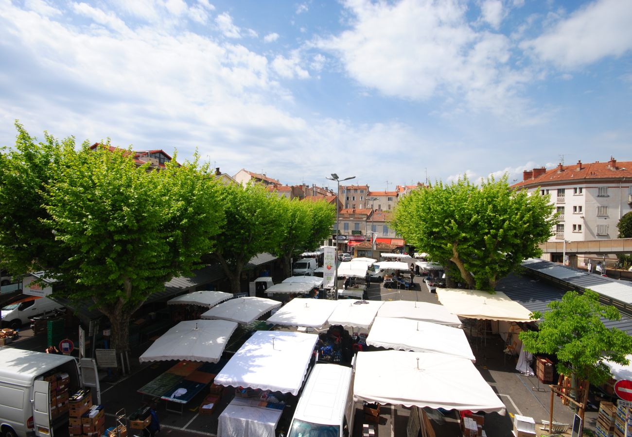 Appartement à Cannes - GIB262 /  Charmant logement situé Place Gambetta 