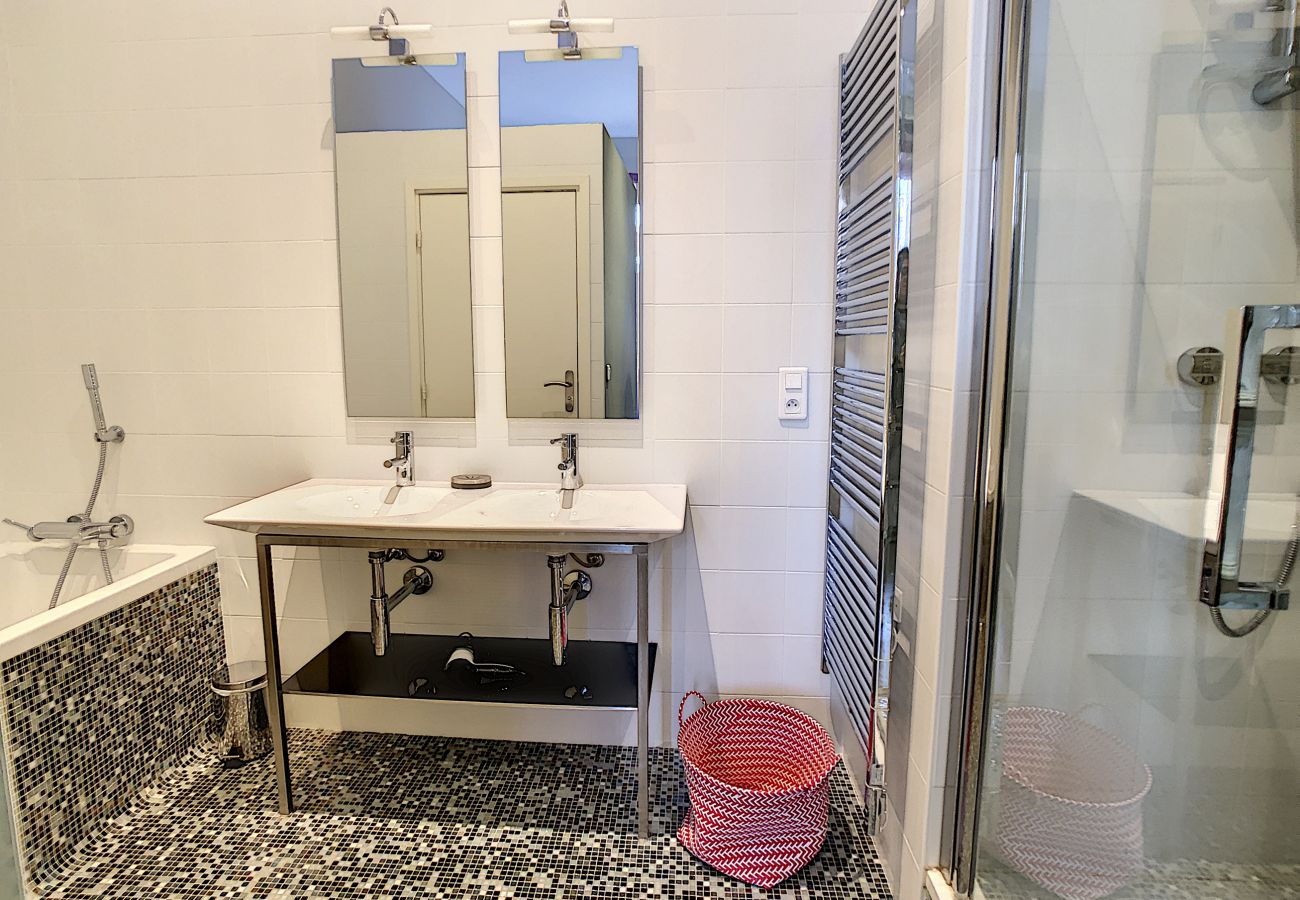 Appartement à Cannes - SPACIEUX 3 PIECES RUE D'ANTIBES/LE CID/CIR3374