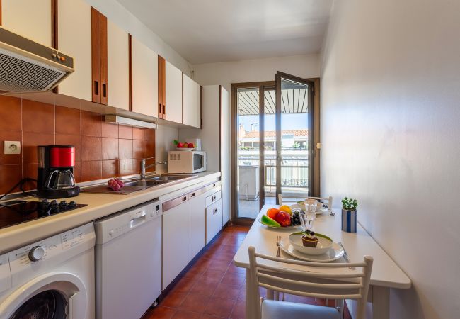 Appartement à Cannes - BAL584 / Grand 2 pièces terrasse plages Appartement à Cannes - BAL584 / Grand 2 pièces terrasse plages