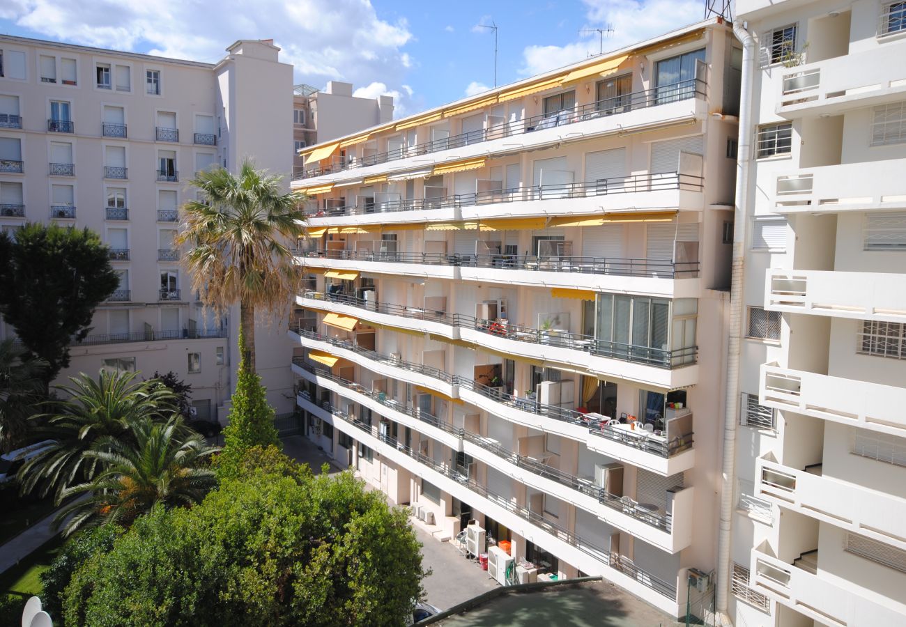 Appartement à Cannes - Palais Rouaze / SOM2151/ 2P