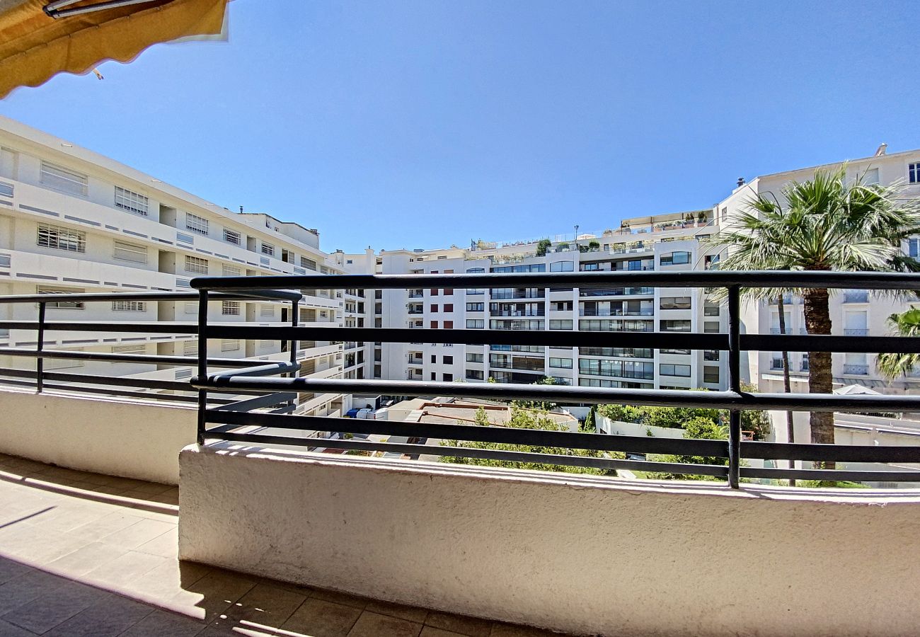 Appartement à Cannes - Palais Rouaze / SOM2151/ 2P