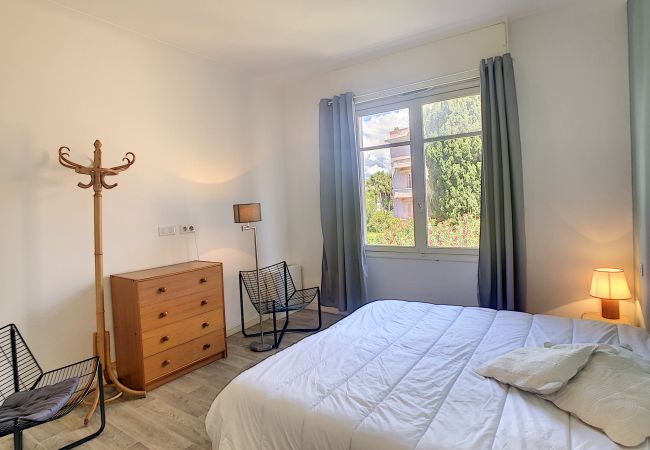 Appartement à Cannes - SAU310 / face mer Sur Croisette 3 chambres Appartement à Cannes - SAU310 / face mer Sur Croisette 3 chambres