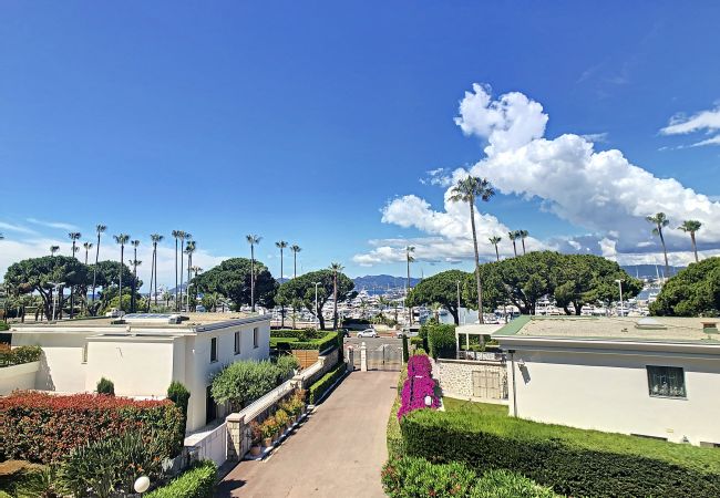 Appartement à Cannes - SAU310 / face mer Sur Croisette 3 chambres Appartement à Cannes - SAU310 / face mer Sur Croisette 3 chambres