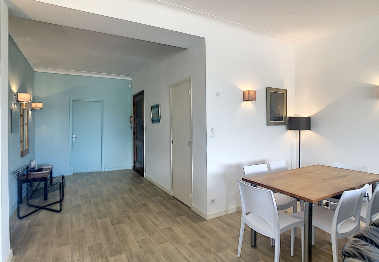 Appartement à Cannes - 4 pièces sur Croisette / SAU310