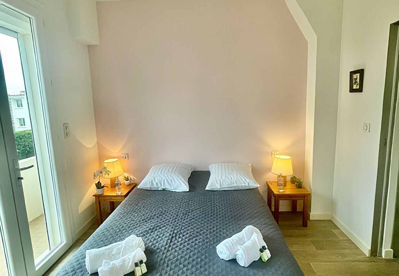 Appartement à Cannes - SAU310 / face mer Sur Croisette 3 chambres