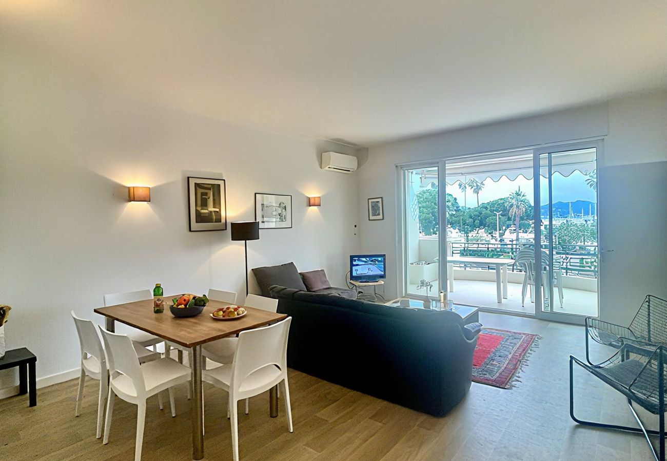 Appartement à Cannes - SAU310 / face mer Sur Croisette 3 chambres