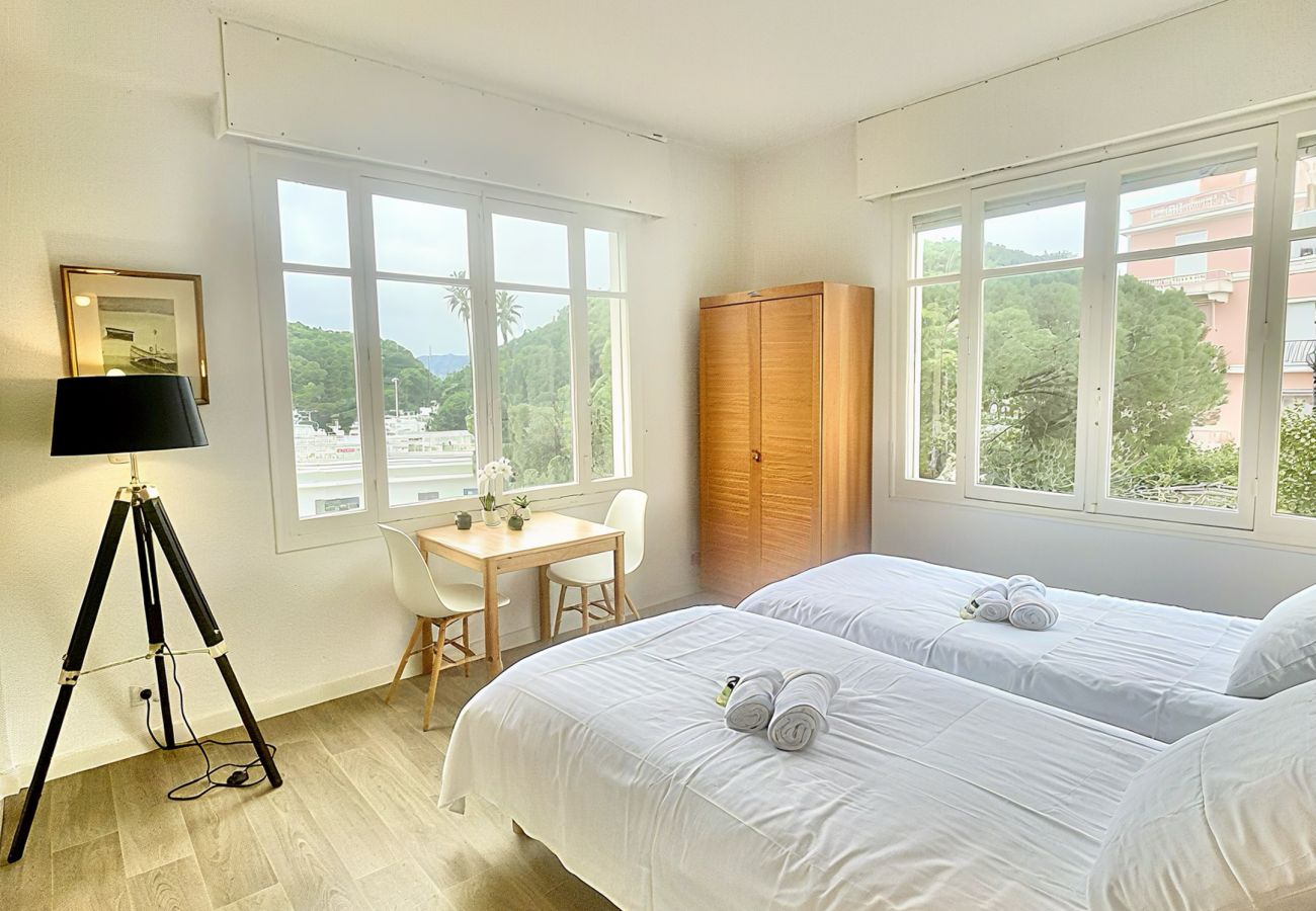 Appartement à Cannes - SAU310 / face mer Sur Croisette 3 chambres