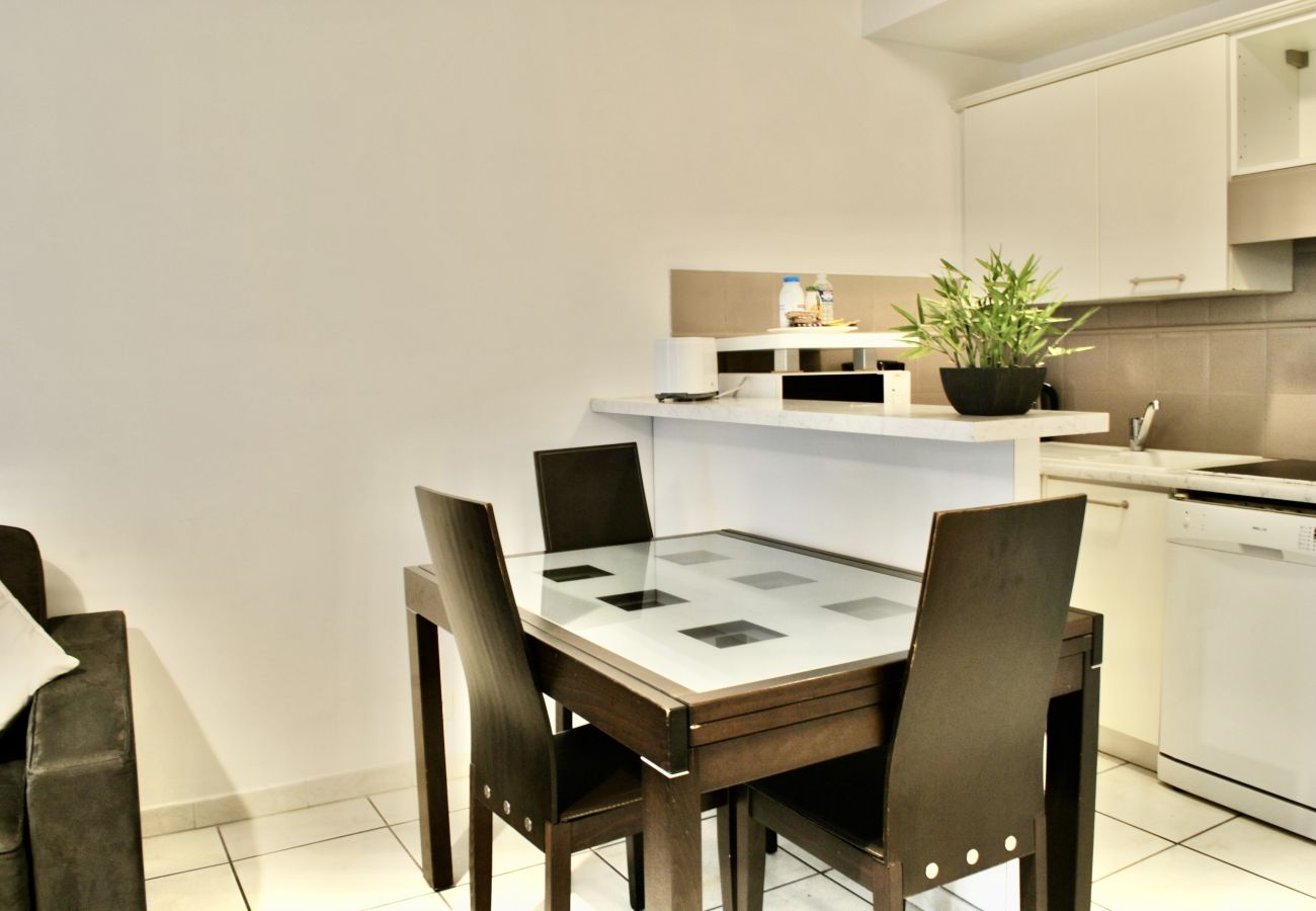 Appartement à Cannes - LHO5516 Au coeur de la ville 2 pièces