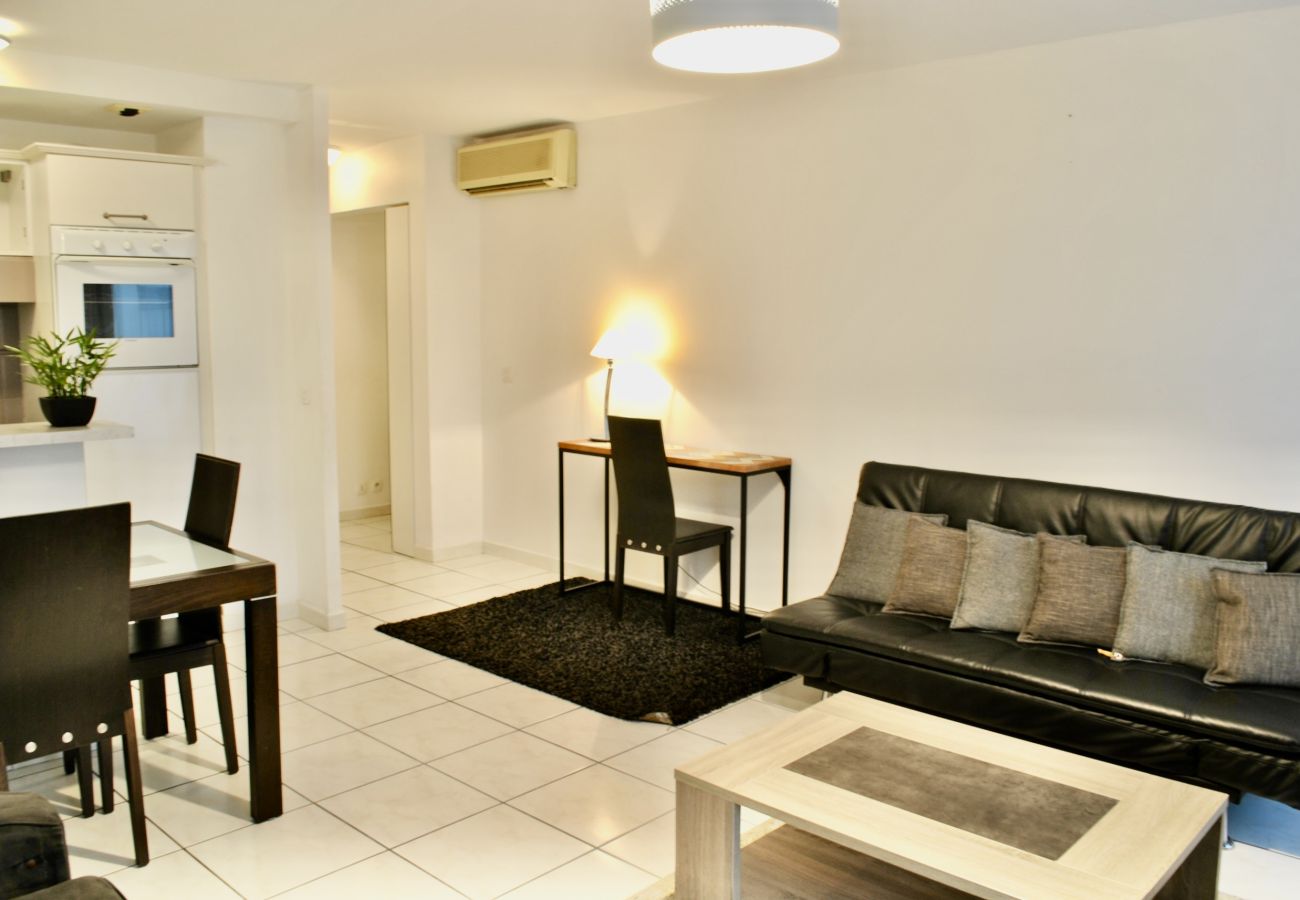 Appartement à Cannes - LHO5516 Au coeur de la ville 2 pièces